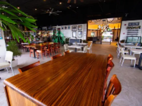 Leuchtturm Resort Hotels in Boljoon