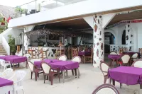 Sundown Resort & Austrian Pension House Hotel di Pulau Boracay