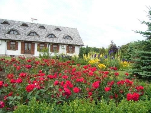 Dworek Łukowiska - Housity