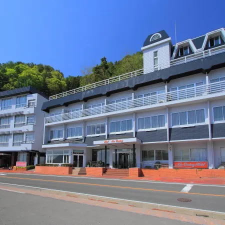 Hotel New Century Отели рядом с достопримечательностью «Канатная дорога Кати-Кати»
