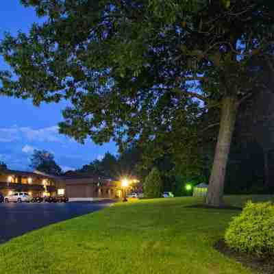 Best Western of Lake George Hotel Exterior