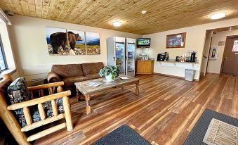 Beartooth Hideaway Inn & Cabins