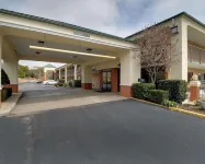Quality Inn & Suites Clarksville Hotels in Johnson County