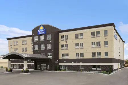 Days Inn & Suites by Wyndham Winnipeg Airport Manitoba Отели в г. Виннипег