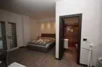 ميسترال إكسكلوسيف بد آند بريكفاست