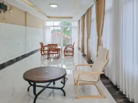 Sans Hotel Grand Sabaraya Cikampek Hotels in Cikampek