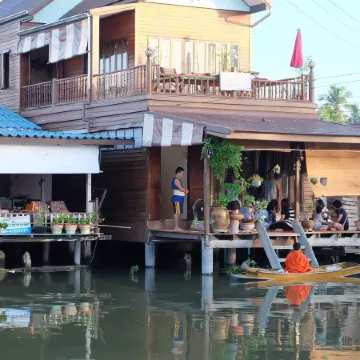 Baan Pitumata Amphawa