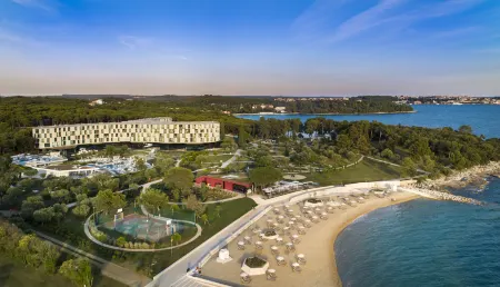 Maistra Select Family Hotel Amarin Отели в г. Ровинь