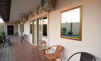 RedDoorz Near Gor Satria 3