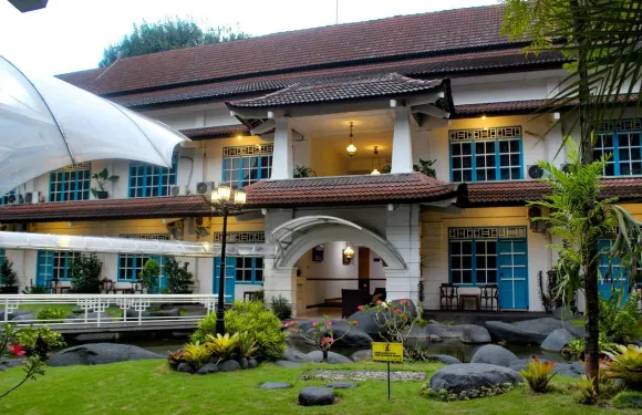 諫義裏自由酒店