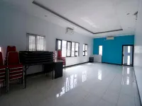 RedDoorz Plus Near Undip Tembalang Hotel a Tembalang