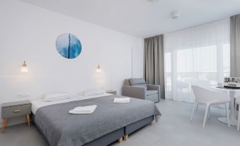 Aquamarina Prima Apartments by Renters