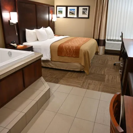Giles Hotel Inn & Suites
