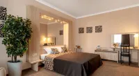 Cronwell Nika Centr Hotel