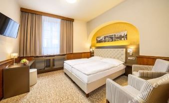 1. Hotel Zl..