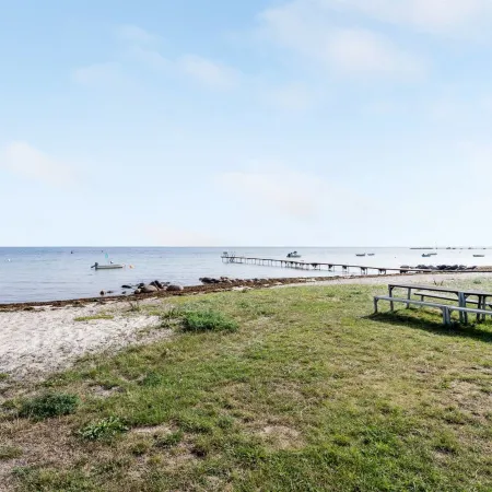 "Pedersen" - 50m from the Sea