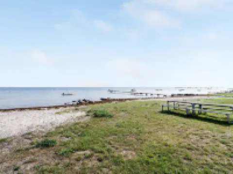 "Pedersen" - 50m from the Sea