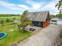 "Emin" - 100m from the Sea Hotels in Humble