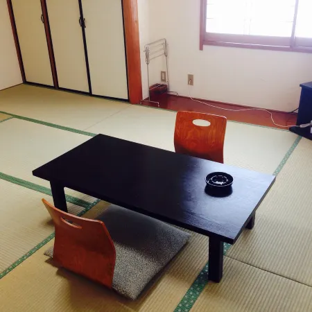 Kanahan Ryokan Отели рядом с достопримечательностью «Железнодорожный вокзал Тотиги»