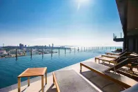 LLX Apartments at the Base Condo - مسبح غير متناهي