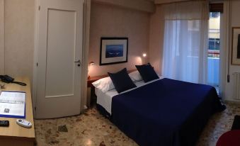 Mare Nostrum Petit Hotel