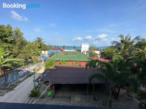 Roomy Guesthouse Koh Rong