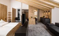 Hotel Schneeberg Family Resort & Spa Hotel dekat Reifenstein Castle (Castel Tasso)