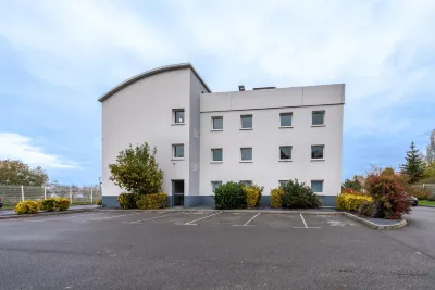B&B Hotel Beauvais Hotels in Le Deluge