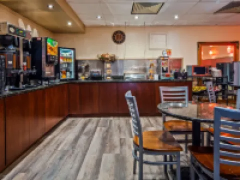 เบสท์เวสเทิร์นพลัส โคสต์ไลน์อินน์ โรงแรมในวิลมิงตัน