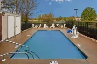 Super 8 by Wyndham Greenville - 2-Star
