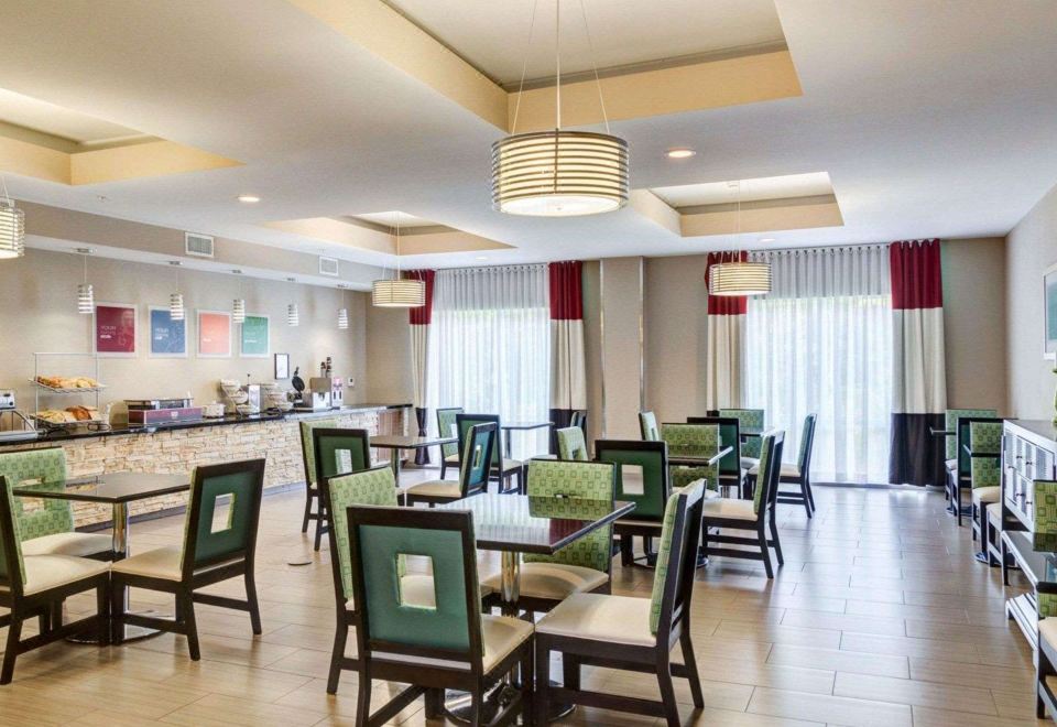 컴포트 스위트 덴햄 스프링스