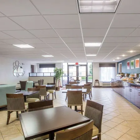 Comfort Suites