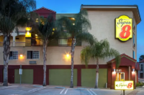 Super 8 by Wyndham Los Angeles Downtown Hotels near Velveteria: The Museum of Velvet Art