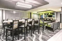 La Quinta Inn & Suites by Wyndham Monahans - breakfast