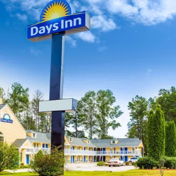 Days Inn by Wyndham Cornelia