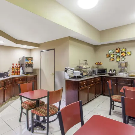 Ramada by Wyndham Fresno Northwest