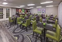 聖馬科斯拉昆塔溫德姆飯店 - 早餐