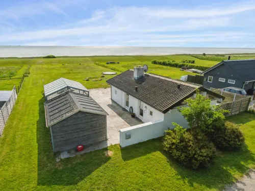 "Gundborg" - 100m from the Sea