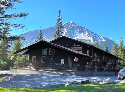 Spruce Lodge Hotels in Bear Creek