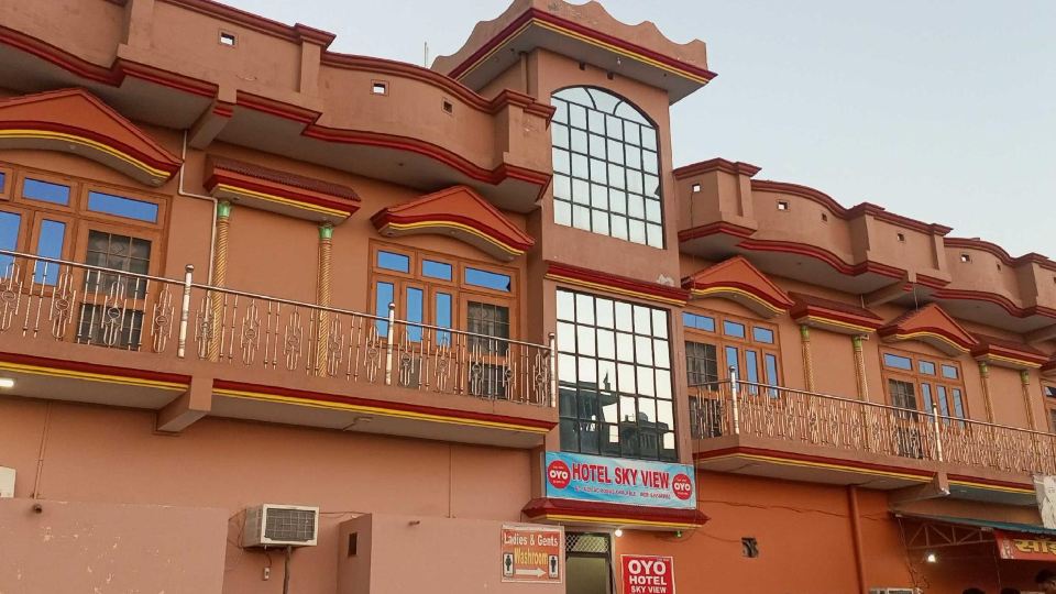 OYO 92464 Hotel Sky View