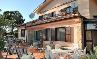 Villa Vallereale Beautiful Garden and Private Pool 9 km from Sperlonga