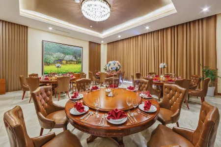 Muong Thanh Holiday Moc Chau Hotel Отели в г. Район Мокчау