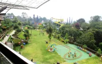 Seruni Hotel Hobbit House Hotels in Cisarua