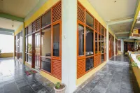 RedDoorz @ Tuktuk Danau Toba