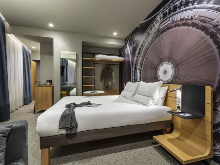 Novotel Paris 20 Belleville Отели рядом с достопримечательностью «Кладбище Пер Лашез»