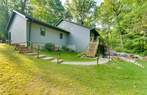 現場小徑：傑斐遜的巖河度假屋！