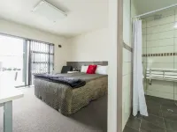 151 on London Motel & Conference Centre Hotels in Whanganui