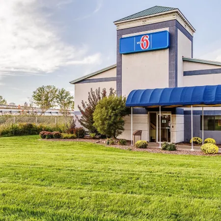Motel 6 Green Bay, WI - Lambeau