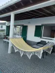 Holiday Home 2 Minutes from the Beach and Close to Major Tourist Attractions!