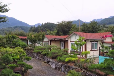 Sancheong Dullegil Pension Cheongsol